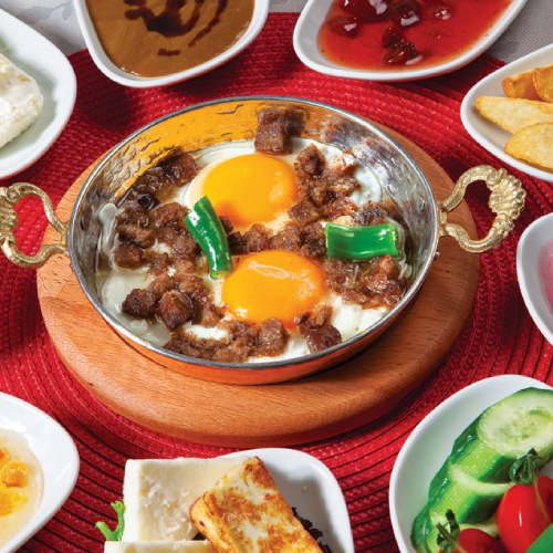Sahanda sucuklu yumurta